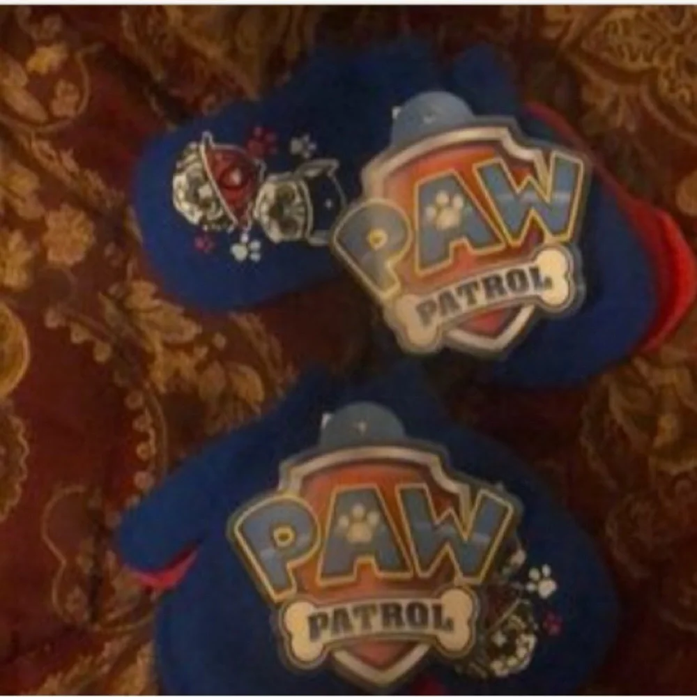 2 Paw patrol gloves